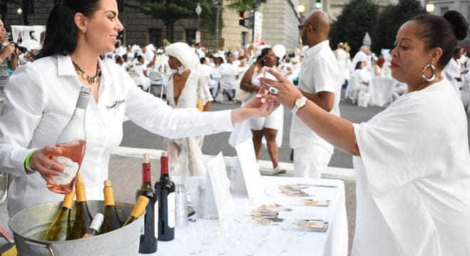 Chateau Ste. Michelle Wine Tasting Tour at Diner En Blanc | Promo Social | A Brand Activation Agency